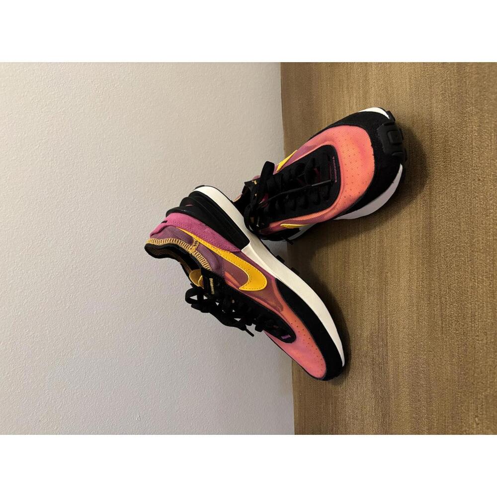 Nike women’s Sneakers Pink 7 1/2